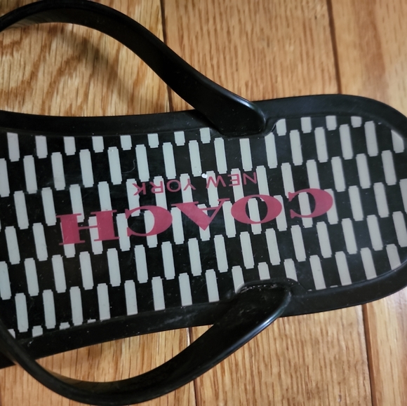 Coach Landon Flip Flops Thong Sandal - Picture 3 of 7